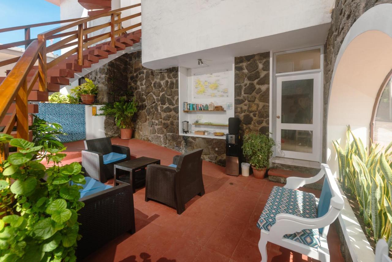 Hostal North Seymour Puerto Ayora  Exterior photo